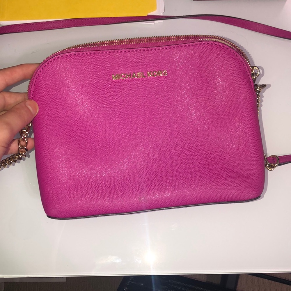 BARELY USED pink micheal kors cross body